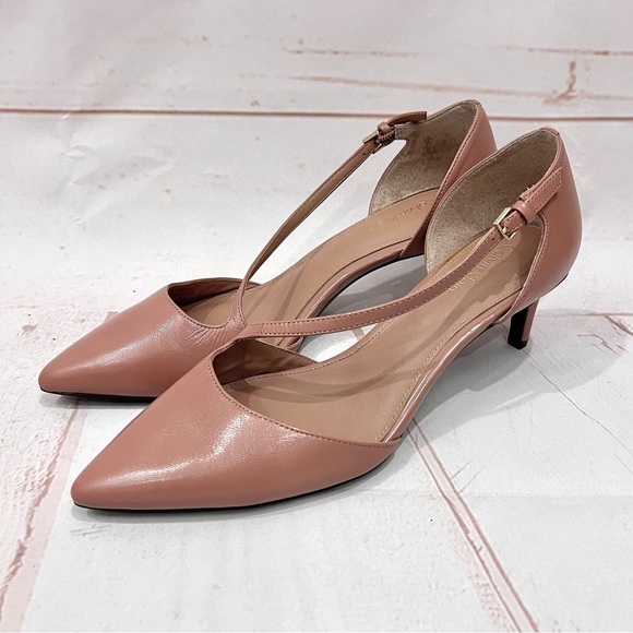 NWOT Nude Leather Asymmetrical Pointed Toe Mary Jane Page Kitten Heels Pumps - Picture 3 of 9